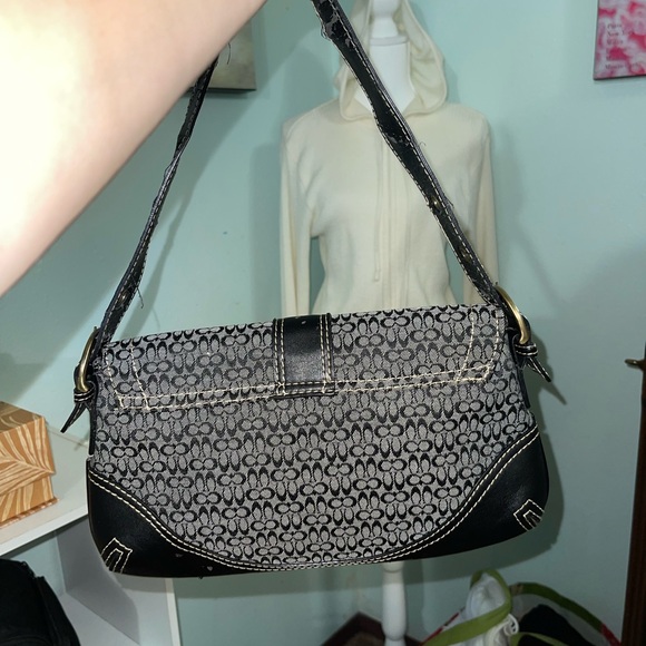Sold!!! Coach Black and Gray Signature Shoulder Bag - Picture 2 of 8